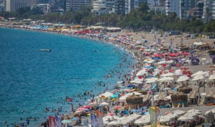 Antalya'da yabancı  turist sayısı 13 milyonu geçti