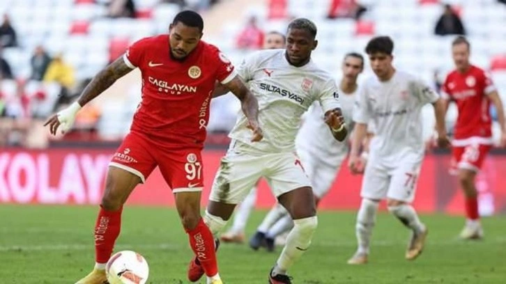 Antalyaspor, kupada tur biletini ikinci yarıda kaptı