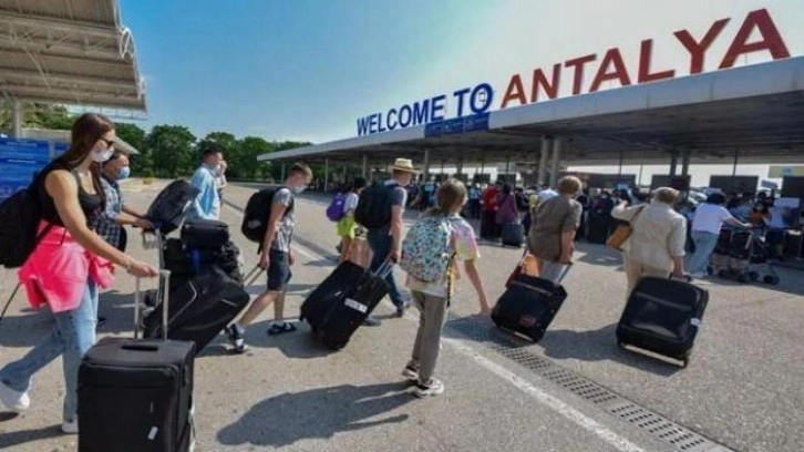 Antalya'ya hava yoluyla gelen turist sayısı 7 milyonu geçti