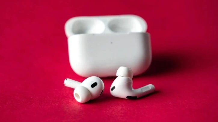 Apple, AirPods Tasarımlarında Köklü Değişikliklere Gidiyor - Webtekno