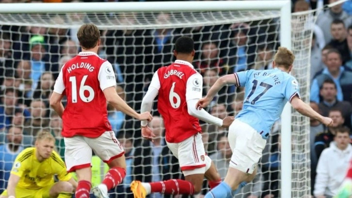 Arsenal işi zora soktu! City, zirveye göz kırptı