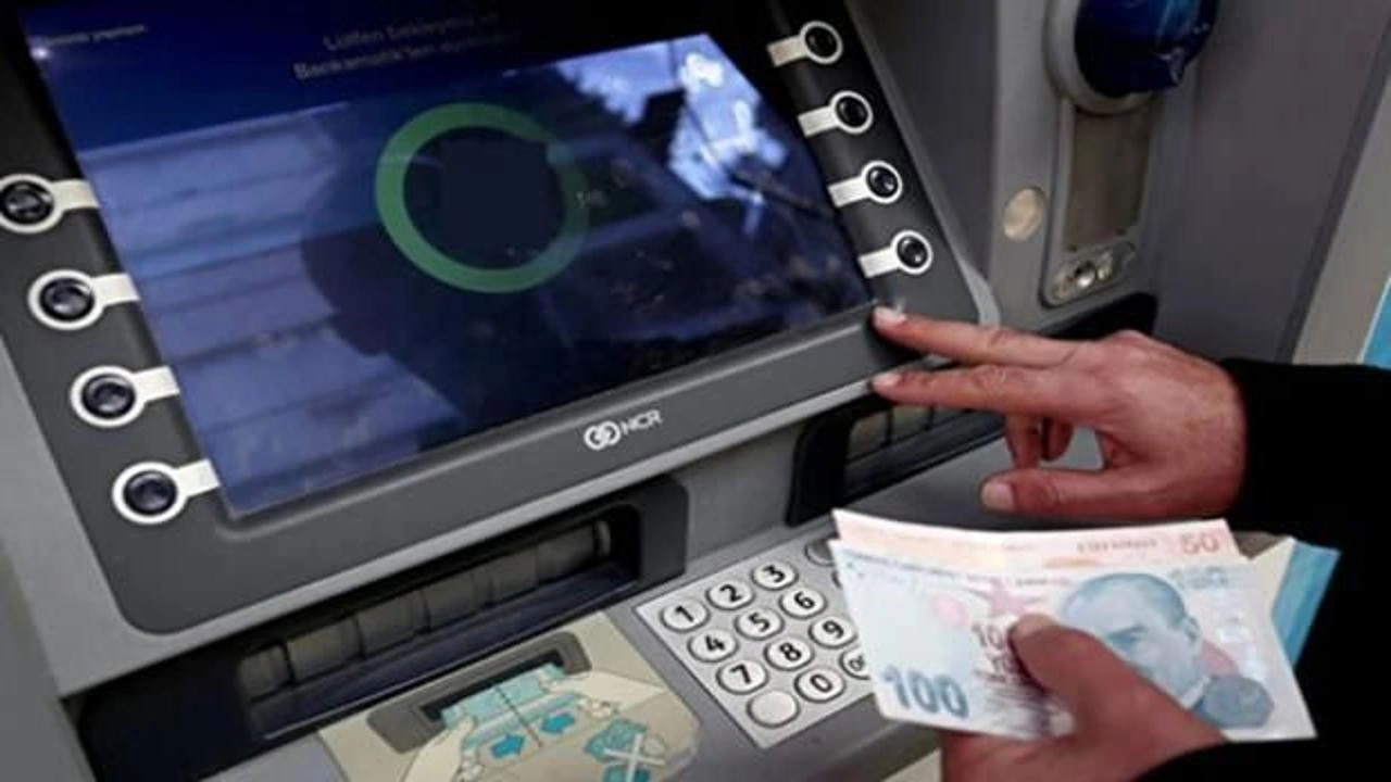 ATM'den para çekecekler dikkat: Günlük para çekme limiti değişti!