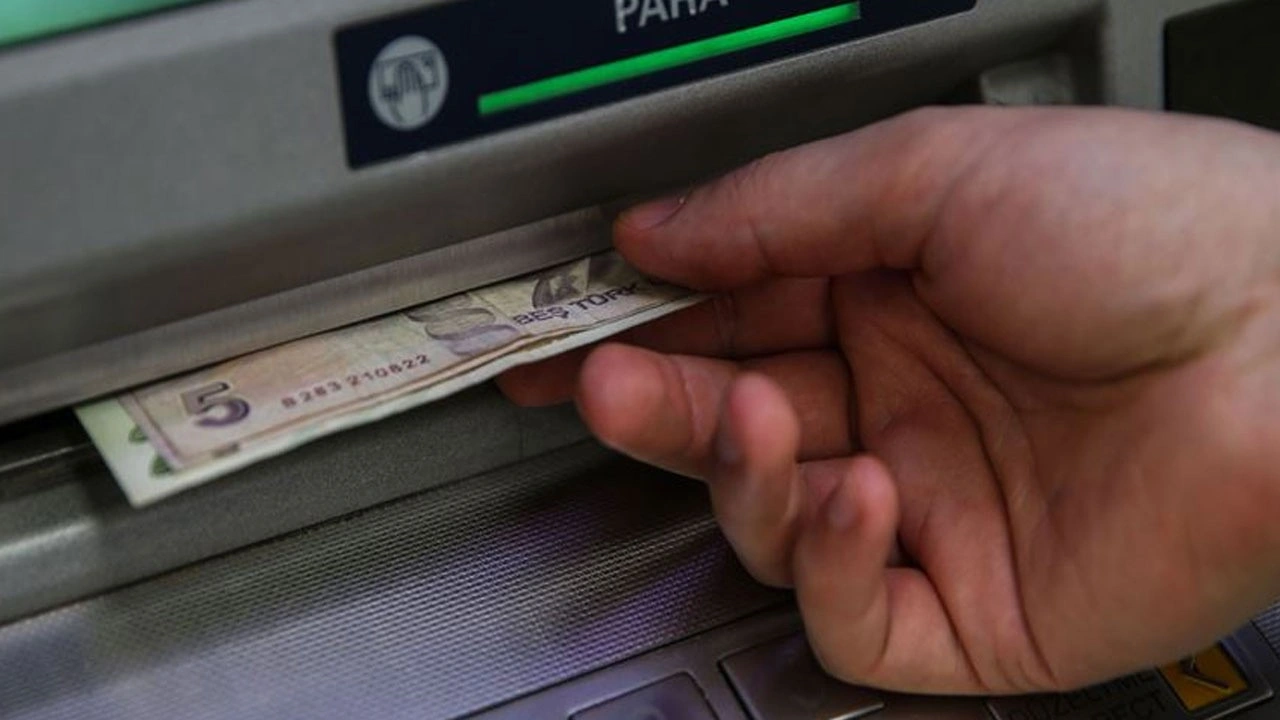 ATM'lerde yeni dönem: Para çekme limiti değişti