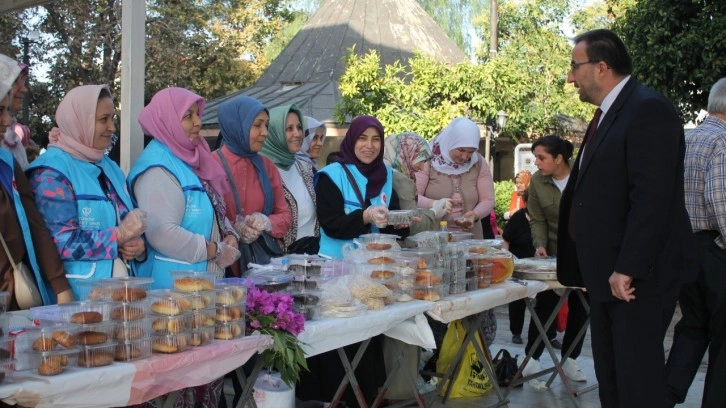 Aydın Efeler'de Filistin'e destek amacıyla hayır çarşısı kuruldu