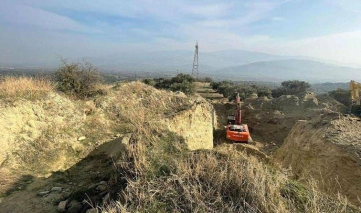 Aydın'da kepçeyle 'define' kazısına suçüstü: 4 gözaltı