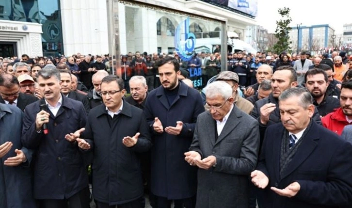 Bağcılar Belediyesi'nin çalışanları son yolculuğuna uğurlandı