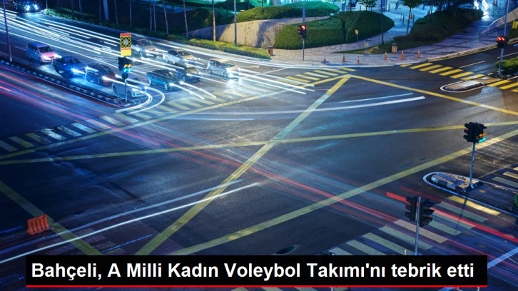 Bahçeli, A Milli Kadın Voleybol Takımı'nı tebrik etti