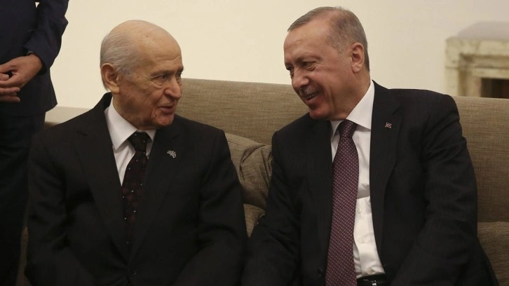 Bahçeli'den AK Parti'ye jest! Dikkat çeken 2023 çiçek ve 21 gül detayı