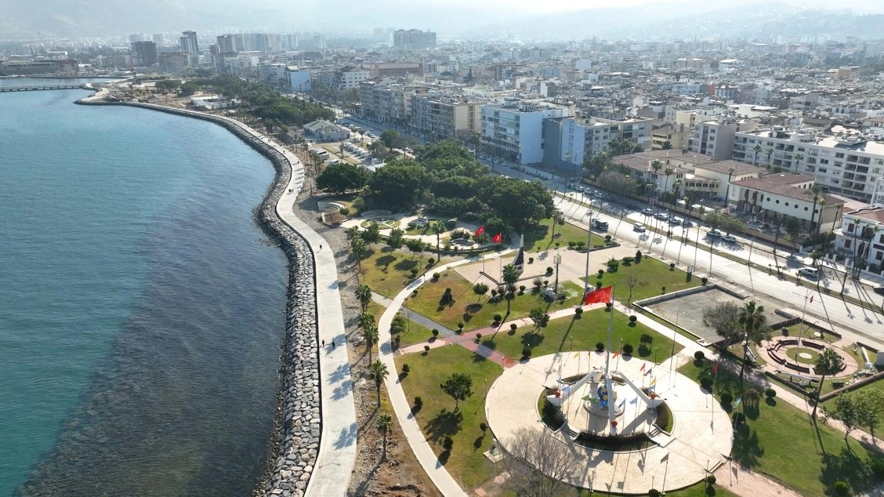 Bakan Kurum duyurdu: İskenderunlular özledikleri sahillerine yeniden kavuşacak!