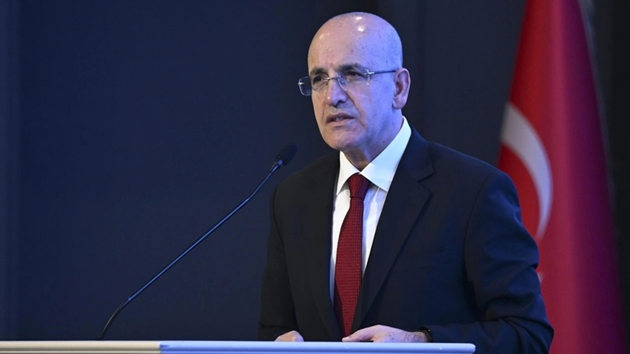 Bakan Mehmet Şimşek kritik toplantılar için Cape Town'a gitti