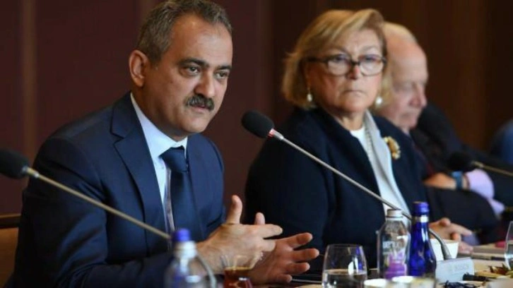 Bakan Özer, Eğitim Reformu Girişimi yöneticileriyle bir araya geldi