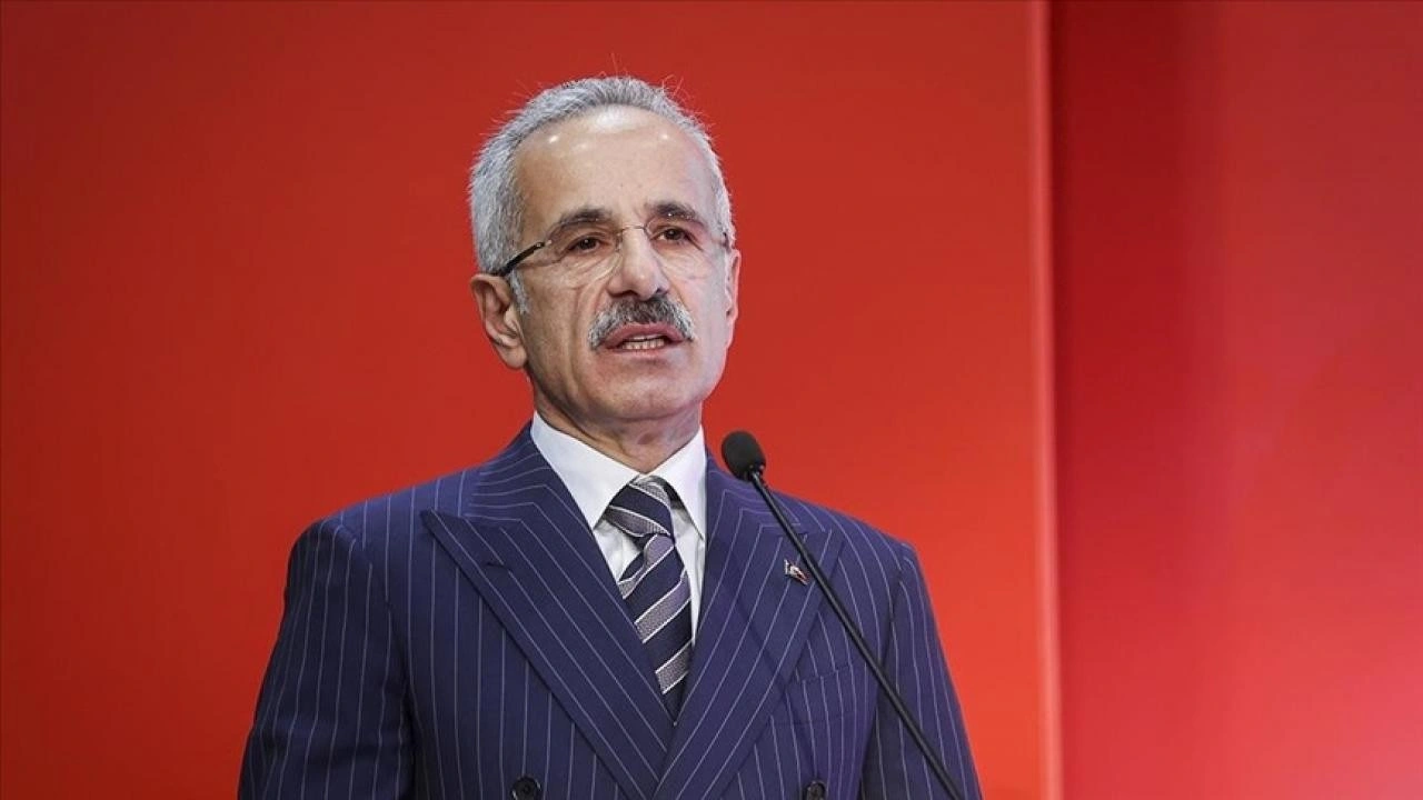 Bakan Uraloğlu: ’16 yaş altı sosyal medya hesabı açmamalı’