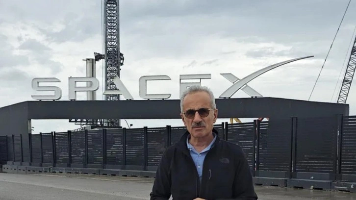 Bakan Uraloğlu, SpaceX'in Texas'taki tesisini ziyaret etti