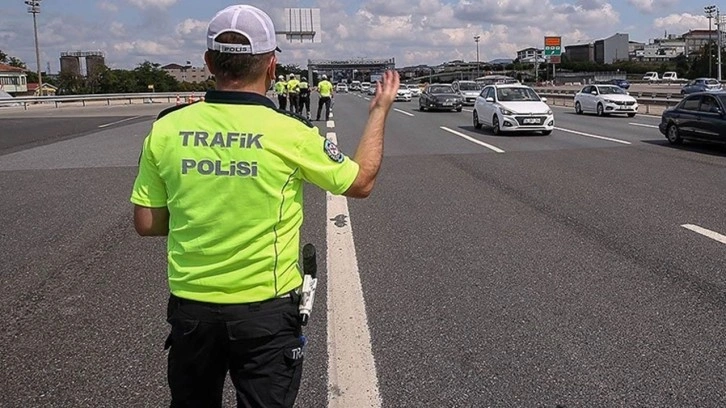 Bakan Yerlikaya duyurdu! 1 haftada 2️ Milyon 6️4️5️ bin araç denetlendi!