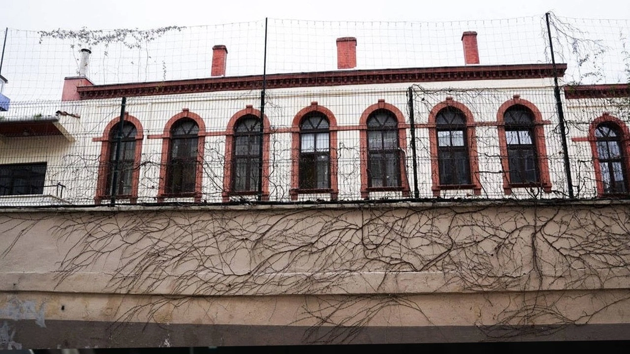 Bakırköy’de özel bir liseye silahlı saldırı