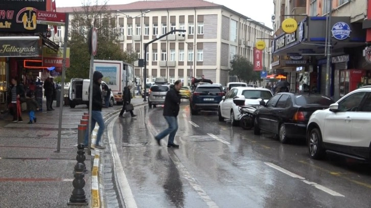 Balıkesir’de sağanak yağış etkisini göstermeye başladı