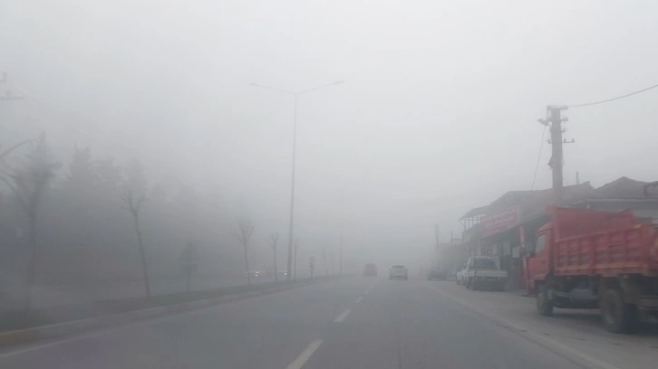 Balıkesir'de yoğun sis etkili olmaya devam ediyor