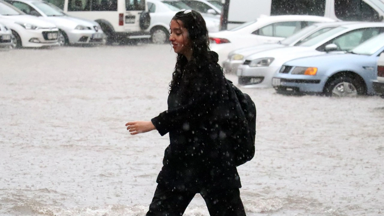 Balkanlardan serin ve yağışlı hava geldi: 10 gün sürecek