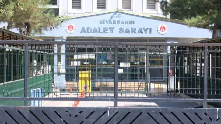 Balkona çıplak halde çıkıp kendini tatmin etti, komşularının uyarısına bile aldırmadı