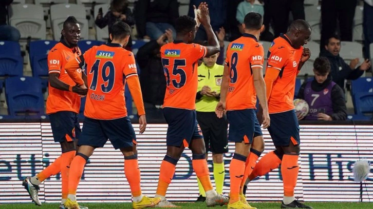 Başakşehir, İsntabulspor'u devirdi! Üç puanı 2 golle aldı