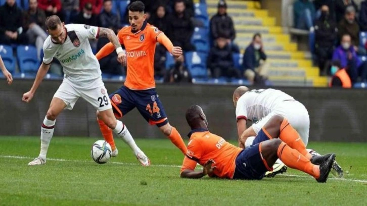 Başakşehir - Karagümrük! İlk 11'ler belli oldu