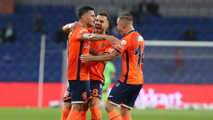 Başakşehir sahasında Gaziantep FK'yı 2-0 mağlup etti