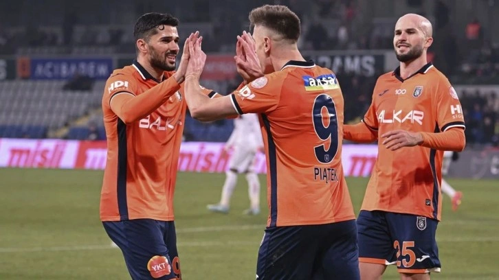 Başakşehir, Sivasspor'u üç golle geçti