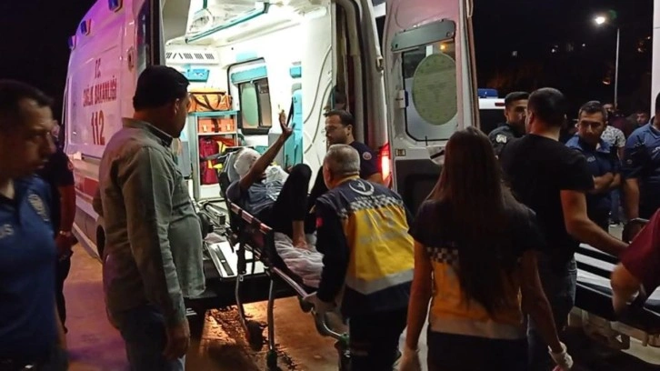 Başından vuruldu, el sallayarak ambulansa bindi: Yakınlarına böyle seslendi!