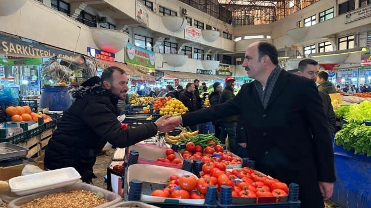 Başkan Altay iftar öncesi ve teravih sonrası Konyalılarla bir araya geldi