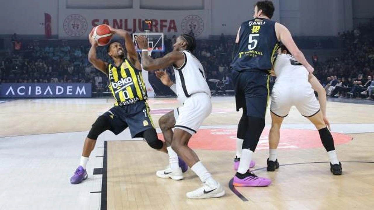 Basketbol Türkiye Kupası'nda dev derbiyi kazan Fenerbahçe şampiyon oldu!