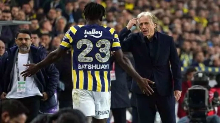 Batshuayi kırmızı kart gördü! Jorge Jesus'un tepkisi dikkat çekti