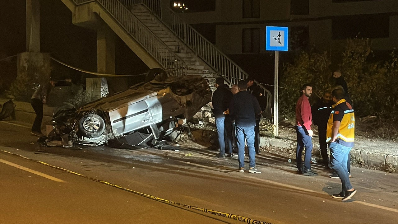 Bayburt'ta devrilen otomobilin sürücüsü öldü