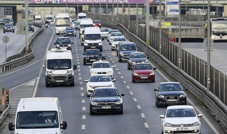 Bayramın ilk gününde yol durumu: Karayollarında ve trafikte son durum