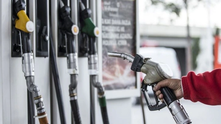 Benzine bir indirim daha geliyor! Bir haftada 2 lira 50 kuruş ucuzlamış olacak