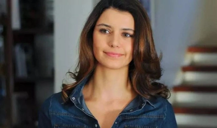 Beren Saat'ten '8 Mart' paylaşımı: 'Aydınlık Türkiye için hâlâ umudum var'