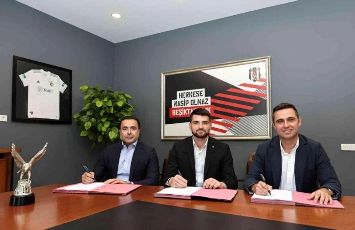 Beşiktaş, kaleci Ersin Destanoğlu ile sözleşme yeniledi