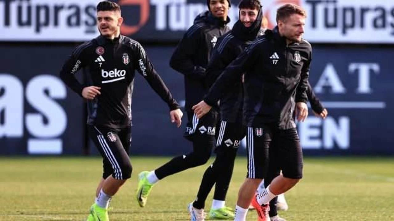 Beşiktaş, Sivasspor mesaisini sürdürdü