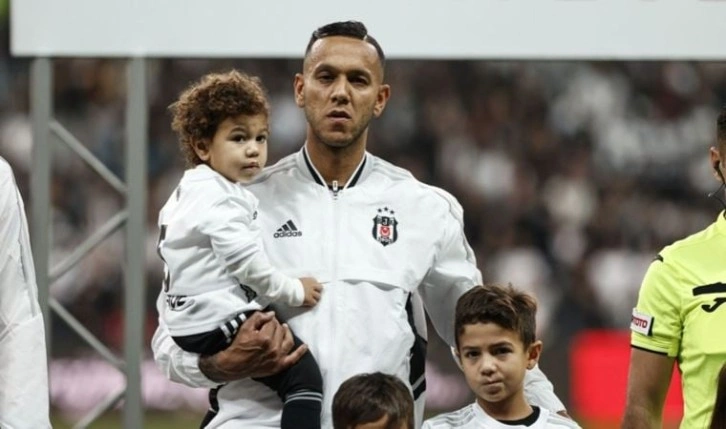 Beşiktaşlı futbolcu Josef de Souza: 'Aynaya bakıp utanmamız lazım'