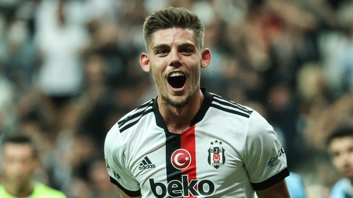 Beşiktaş'ta şoke eden ayrılık: Yıldız futbolcu kiralık olarak gönderildi!