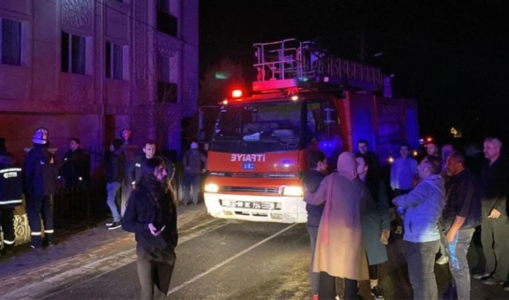 Bilgisayar bomba gibi patladı, mahalleli yangınla sokağa döküldü