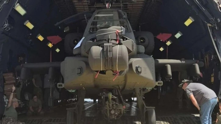 Birleşik Krallık’a AH-64E helikopteri teslim edildi