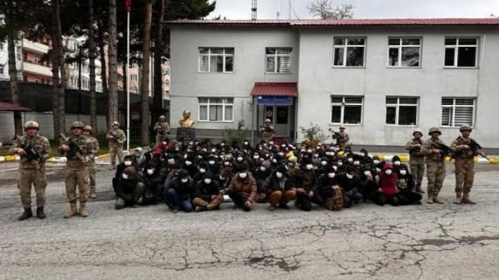 Bitlis’te 130 düzensiz göçmen yakalandı