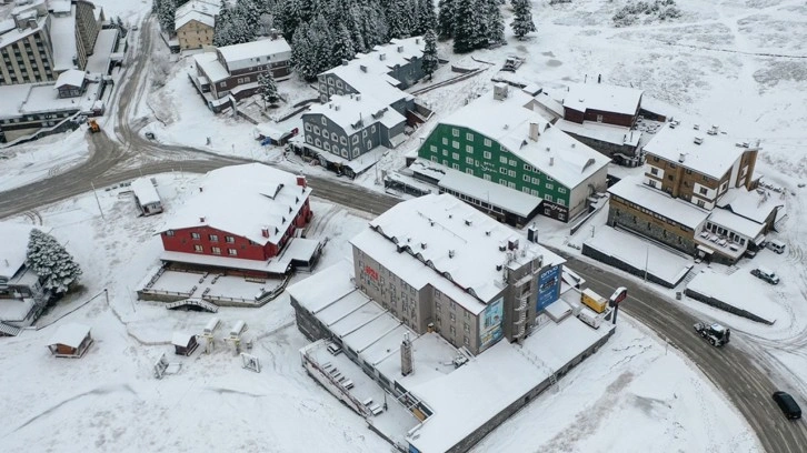 Bitlis’te 15 köy yolu kardan dolayı kapalı