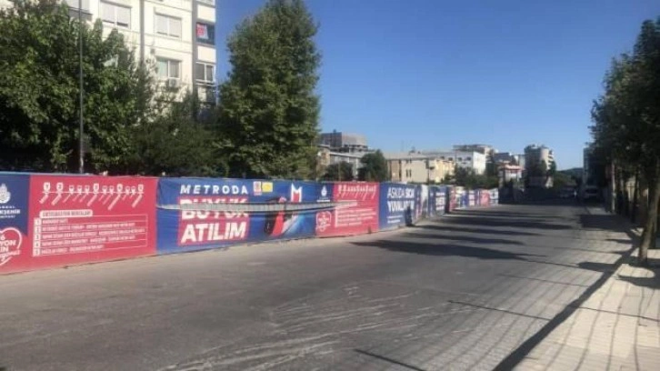 Bitmeyen metro esnafı isyan ettirdi