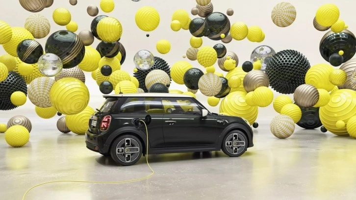 BMW'den Mini Cooper için yeni uyarı! Batarya patlayabilir