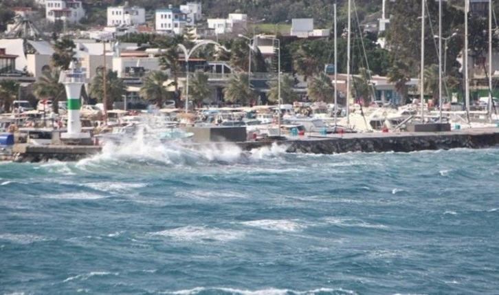 Bodrum'da feribot seferlerine fırtına engeli