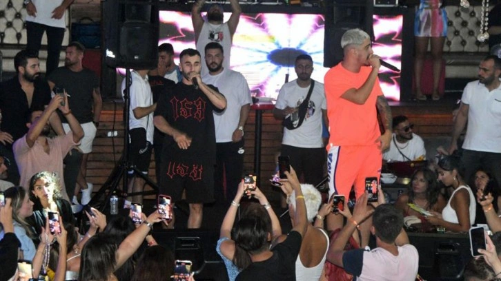 Bodrum’da Muti ve Heijan rüzgarı esti: Turistler rap gecesine akın etti!