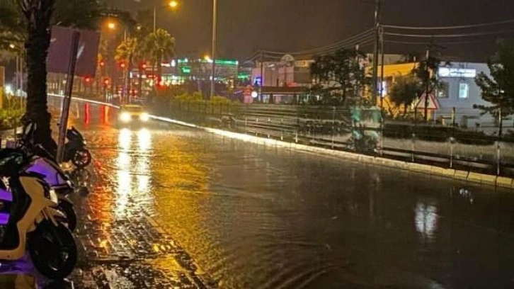 Bodrum'u sağanak vurdu!