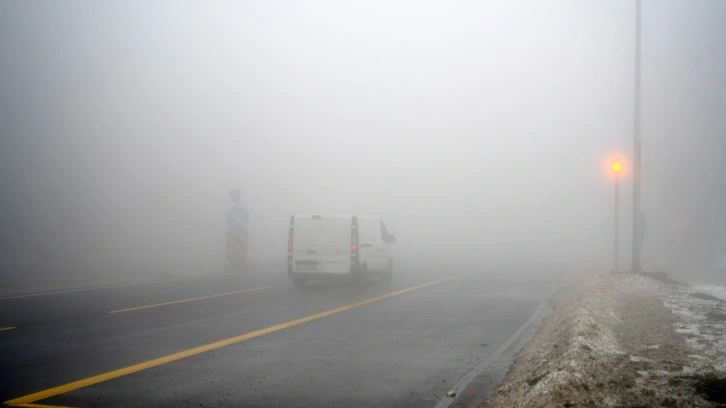 Bolu Dağı'nda göz güzü görmüyor, sürücüler zor anlar yaşadı