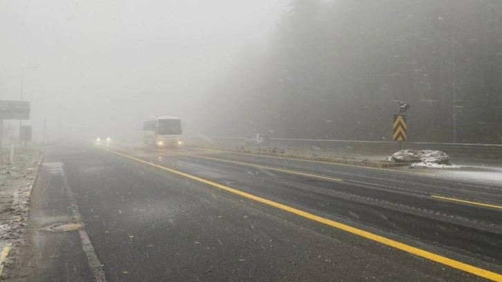 Bolu Dağı'nda yoğun kar yağışı